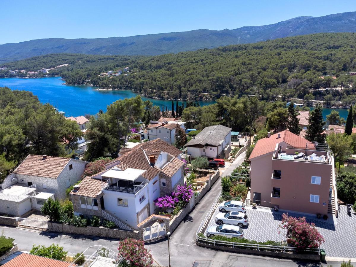 Guest House Marinna Vrboska Buitenkant foto