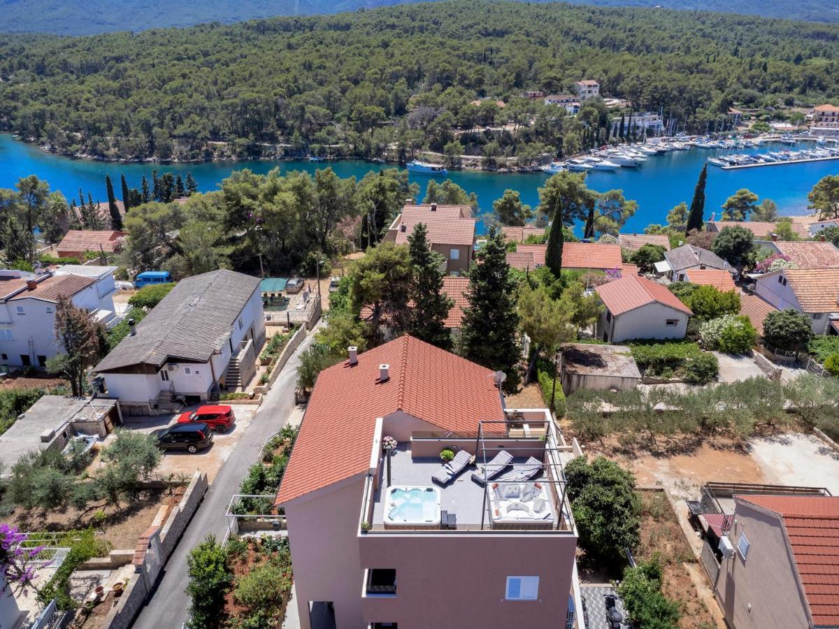 Guest House Marinna Vrboska Buitenkant foto