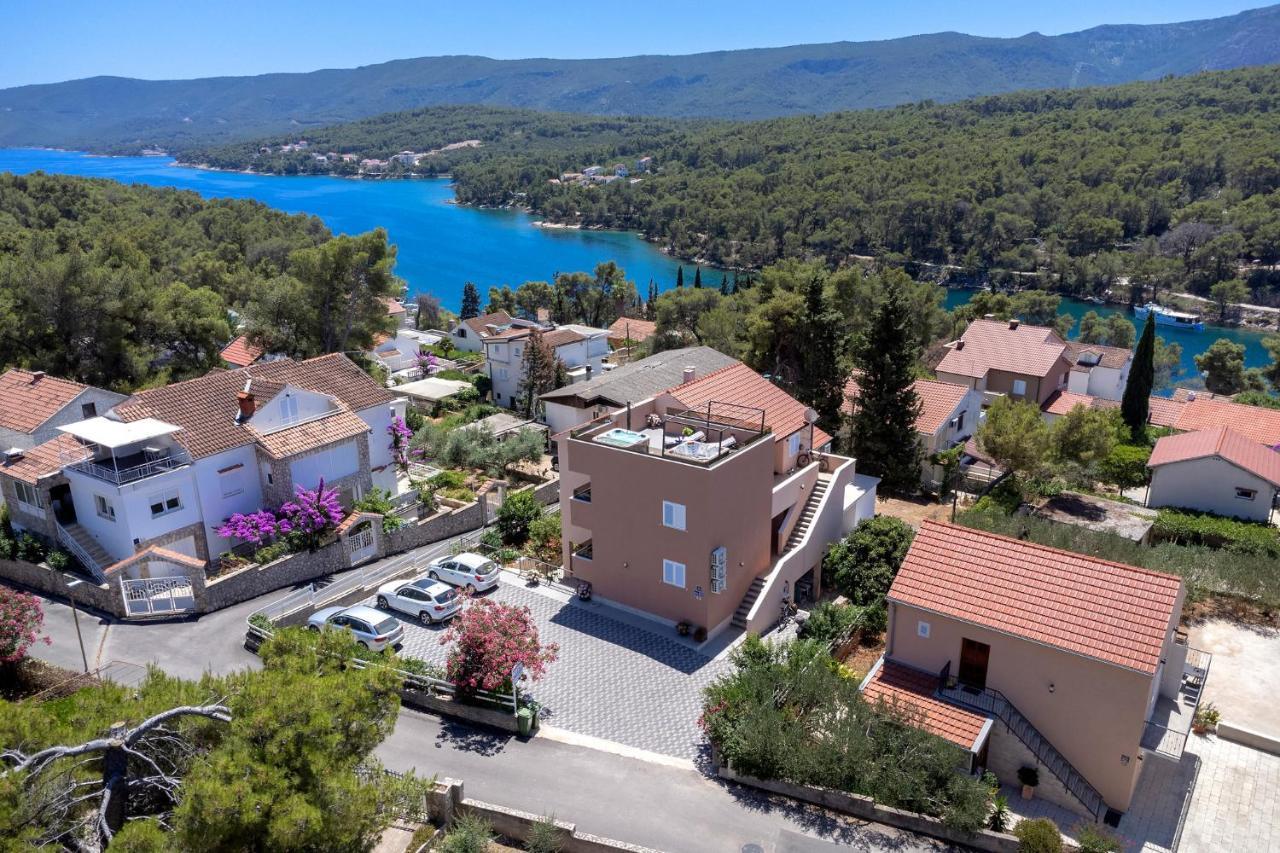 Guest House Marinna Vrboska Buitenkant foto