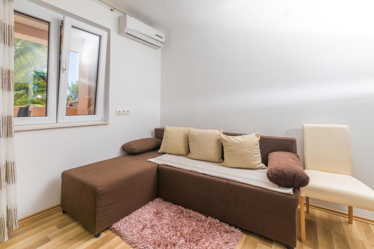 Guest House Marinna Vrboska Buitenkant foto