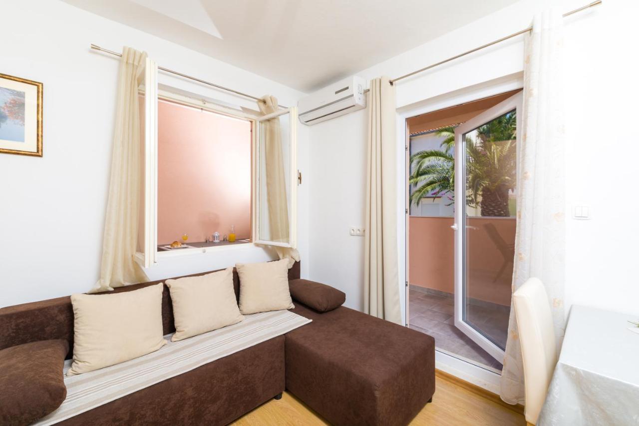 Guest House Marinna Vrboska Buitenkant foto