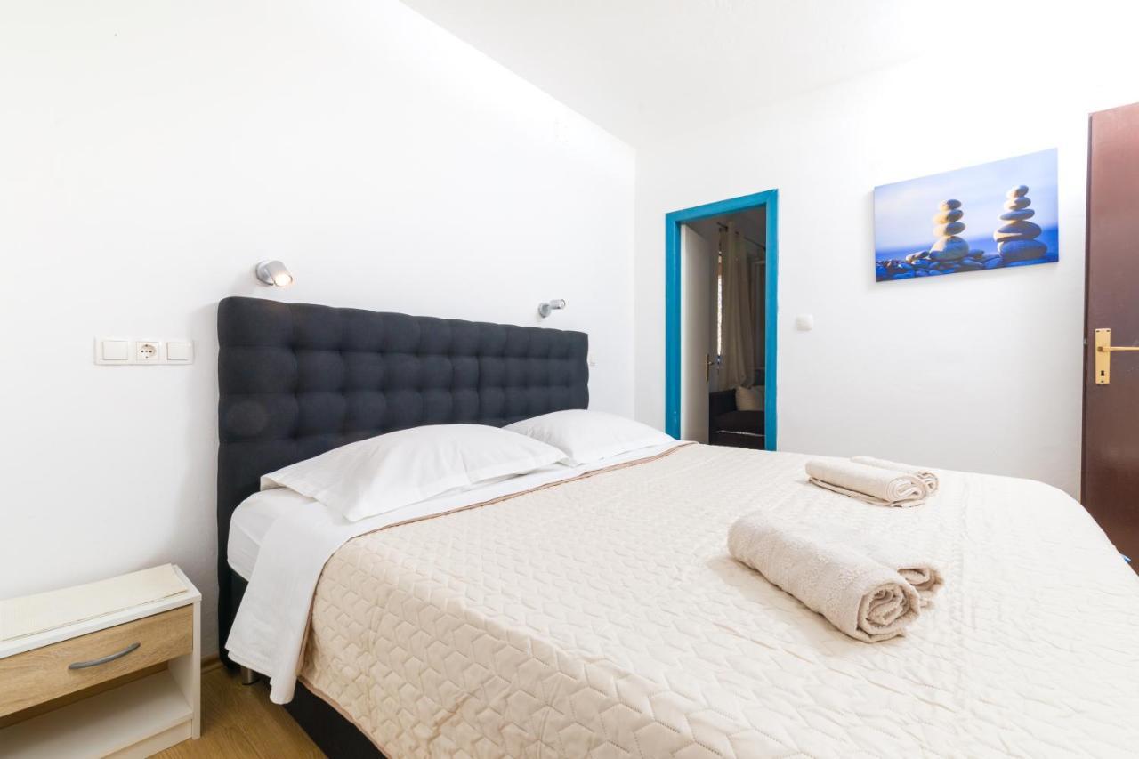 Guest House Marinna Vrboska Buitenkant foto