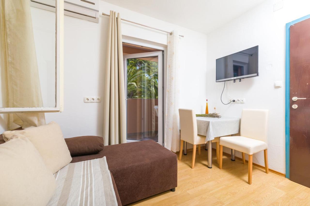 Guest House Marinna Vrboska Buitenkant foto