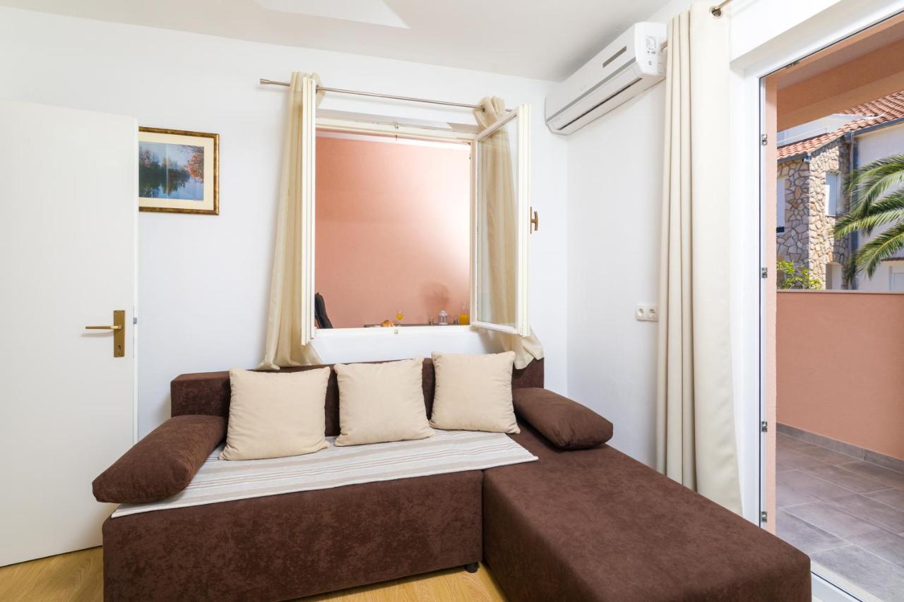 Guest House Marinna Vrboska Buitenkant foto