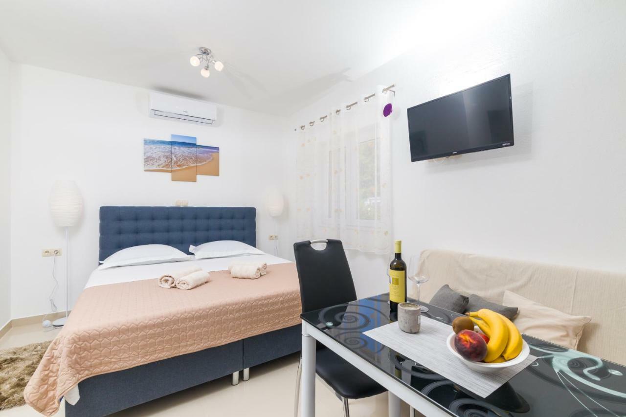 Guest House Marinna Vrboska Buitenkant foto
